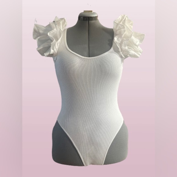NWOT, Zara ruffled/layered short sleeve bodysuit. Sz Med - Picture 1 of 4